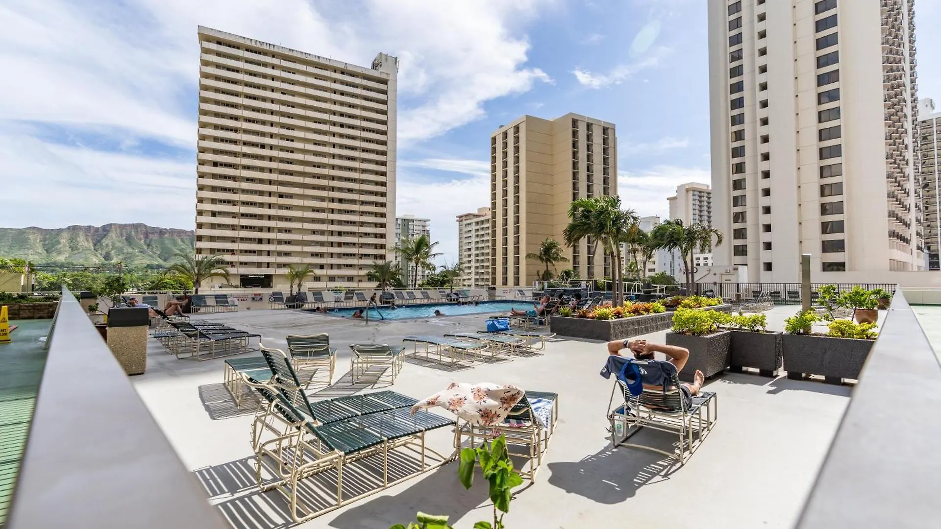 Διαμέρισμα Waikiki Banyan With Ocean Views - Free Parking - Block From Beach Χονολουλού
