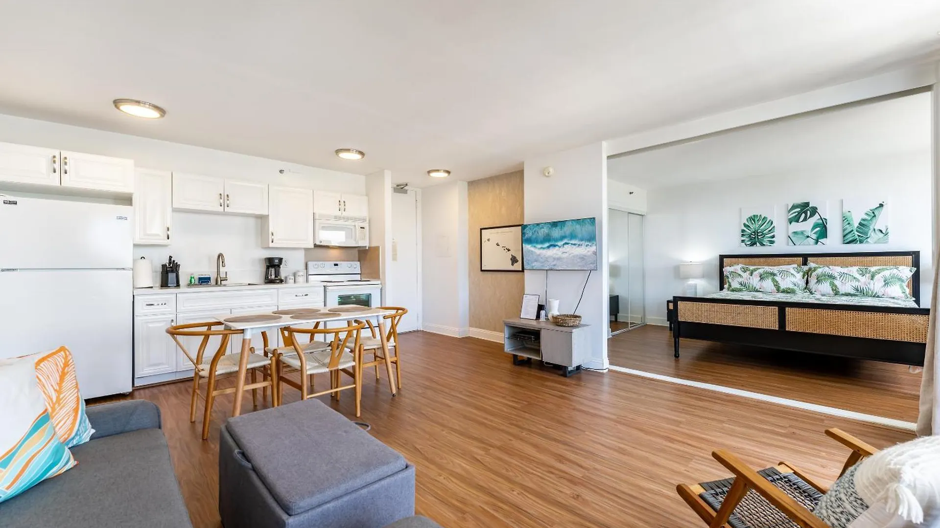 Waikiki Banyan With Ocean Views - Free Parking - Block From Beach Χονολουλού 0*,
