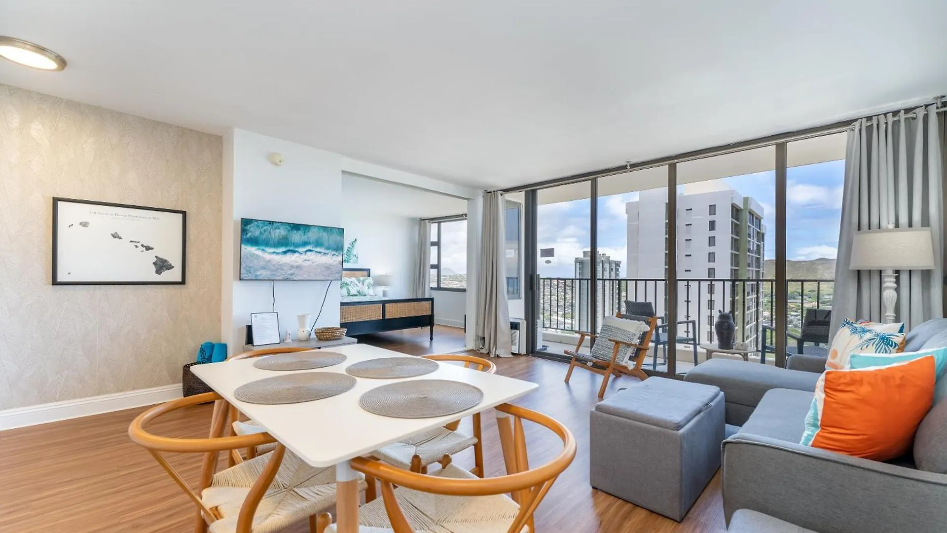 Διαμέρισμα Waikiki Banyan With Ocean Views - Free Parking - Block From Beach Χονολουλού