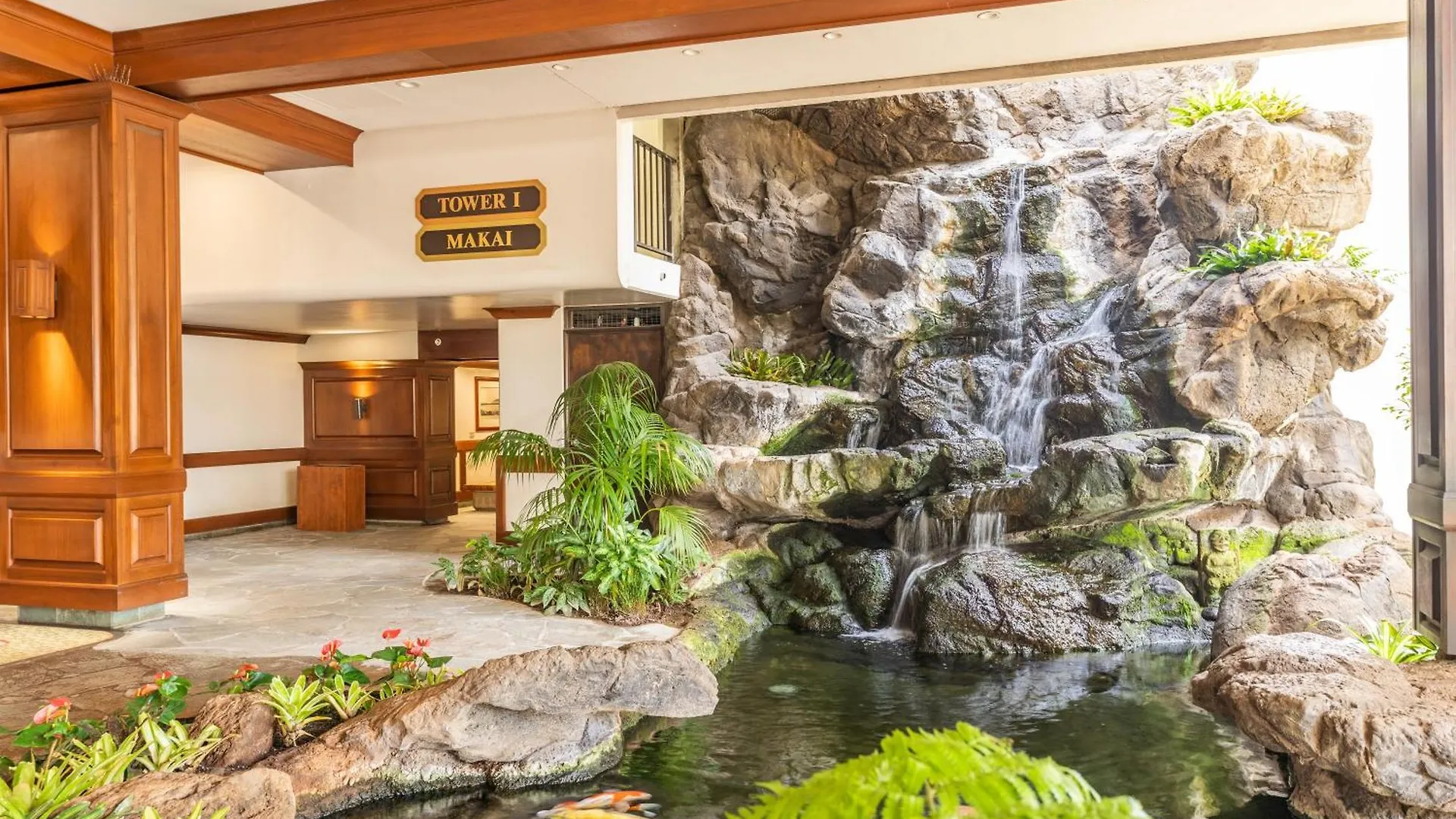 Waikiki Banyan With Ocean Views - Free Parking - Block From Beach Honolulu Verenigde Staten
