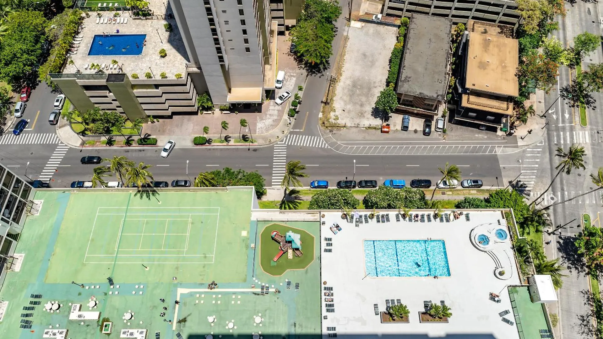 Waikiki Banyan With Ocean Views - Free Parking - Block From Beach Honolulu 0*,  Verenigde Staten